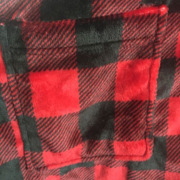 Soft & Cozy Company Buffalo Plaid Blanket Style Poncho Red & Black Check OSFM - Picture 5 of 6